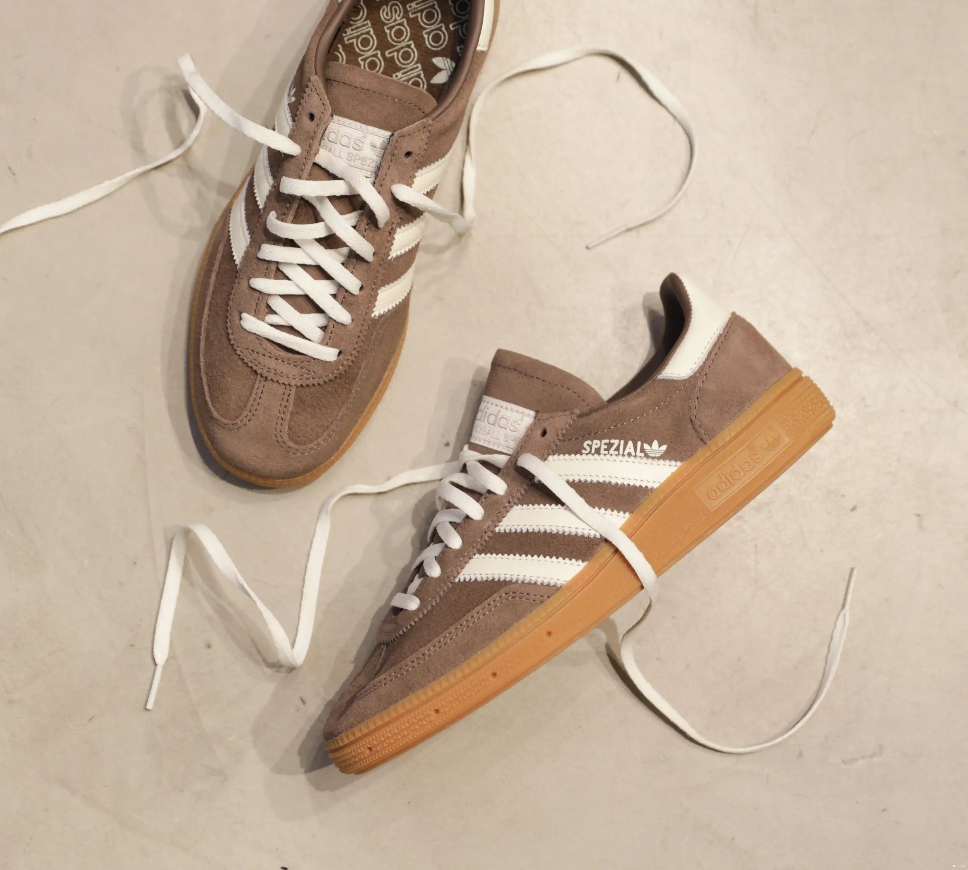 Strata Gum Earth Spezial adidas W Handball 0617